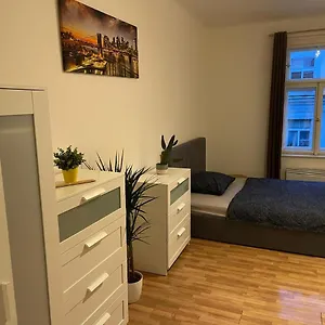Apartment Sunlit Close To Center, Prague
